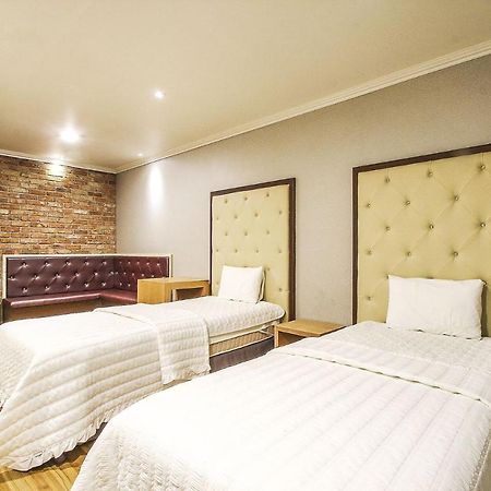 Central Hotel ČČchangwon Exteriér fotografie