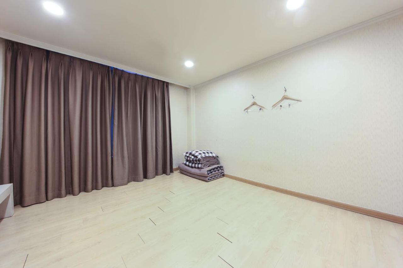Central Hotel ČČchangwon Exteriér fotografie