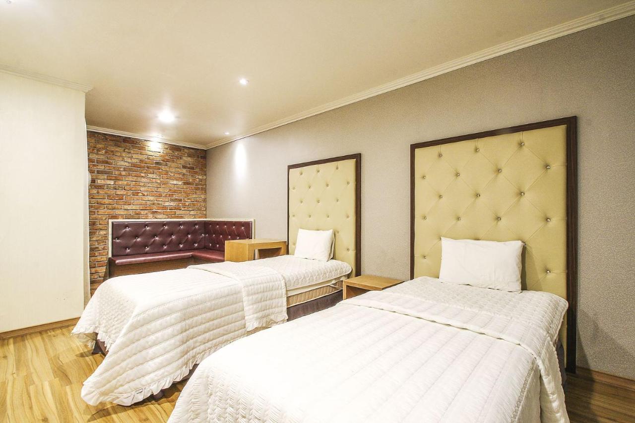 Central Hotel ČČchangwon Exteriér fotografie