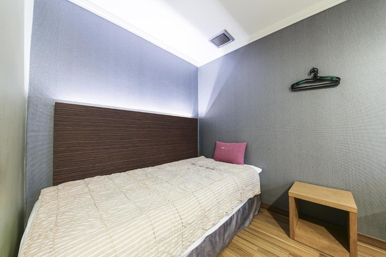 Central Hotel ČČchangwon Exteriér fotografie